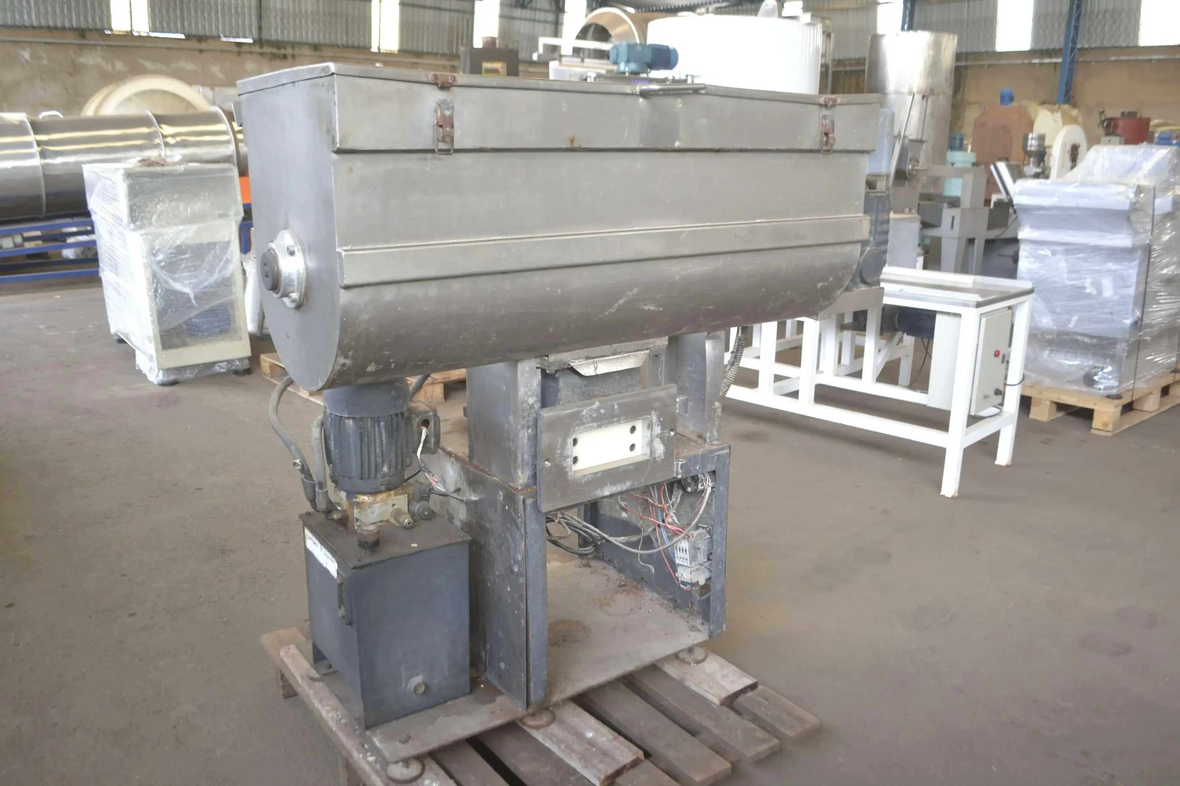 PRENSA COMPACTADEIRA CAPACIDADE 100 kG MARCA INDIANA