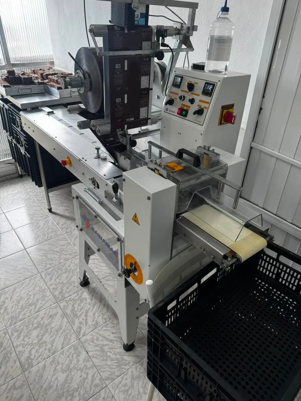 embaladora-horizontal-flow-pack-kawamac-pk-60-com-datador