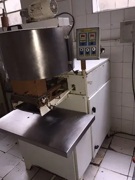 dosadora-de-chocolates-6-bicos