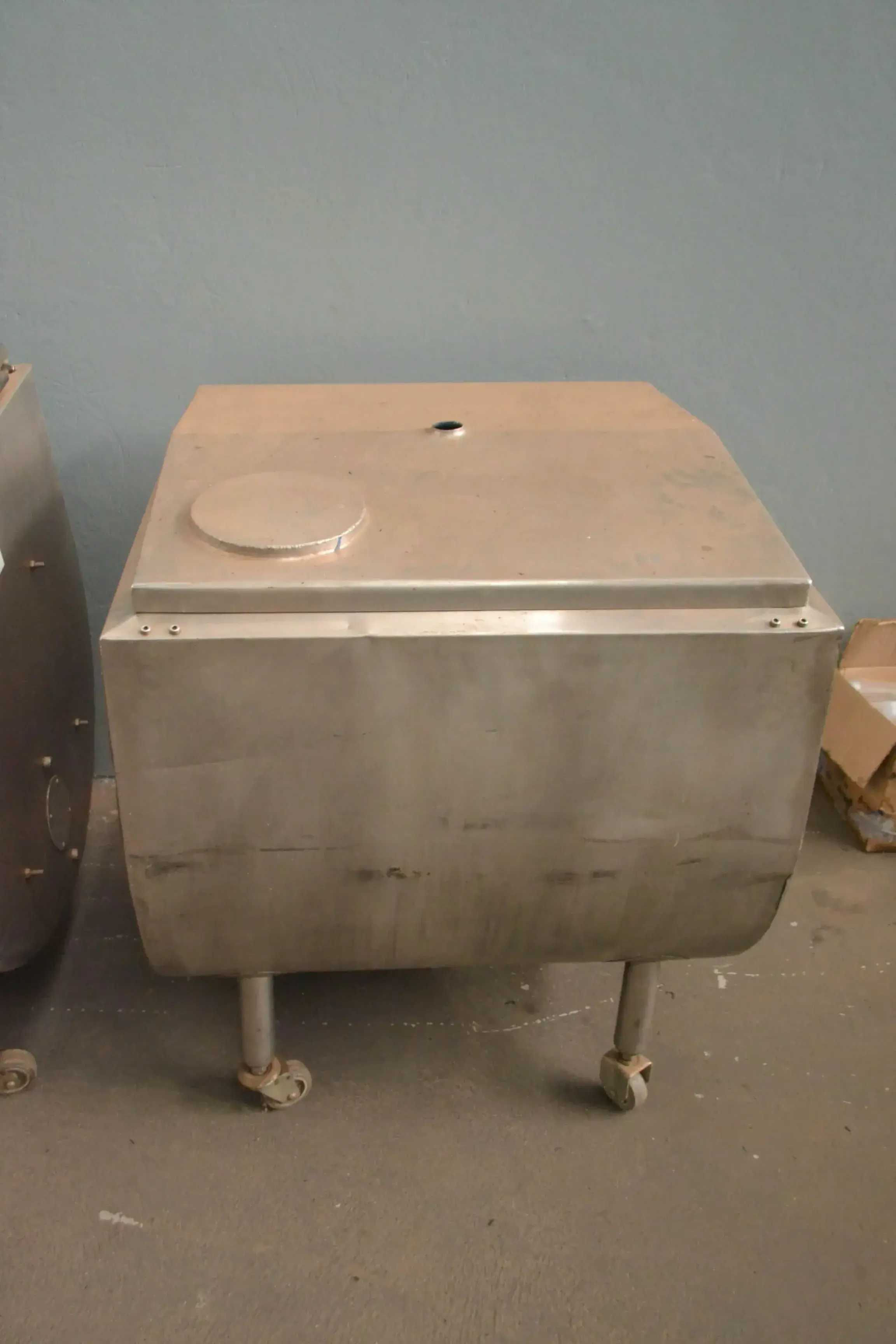 CARRINHO EM AÇO INOX 300 LITROS