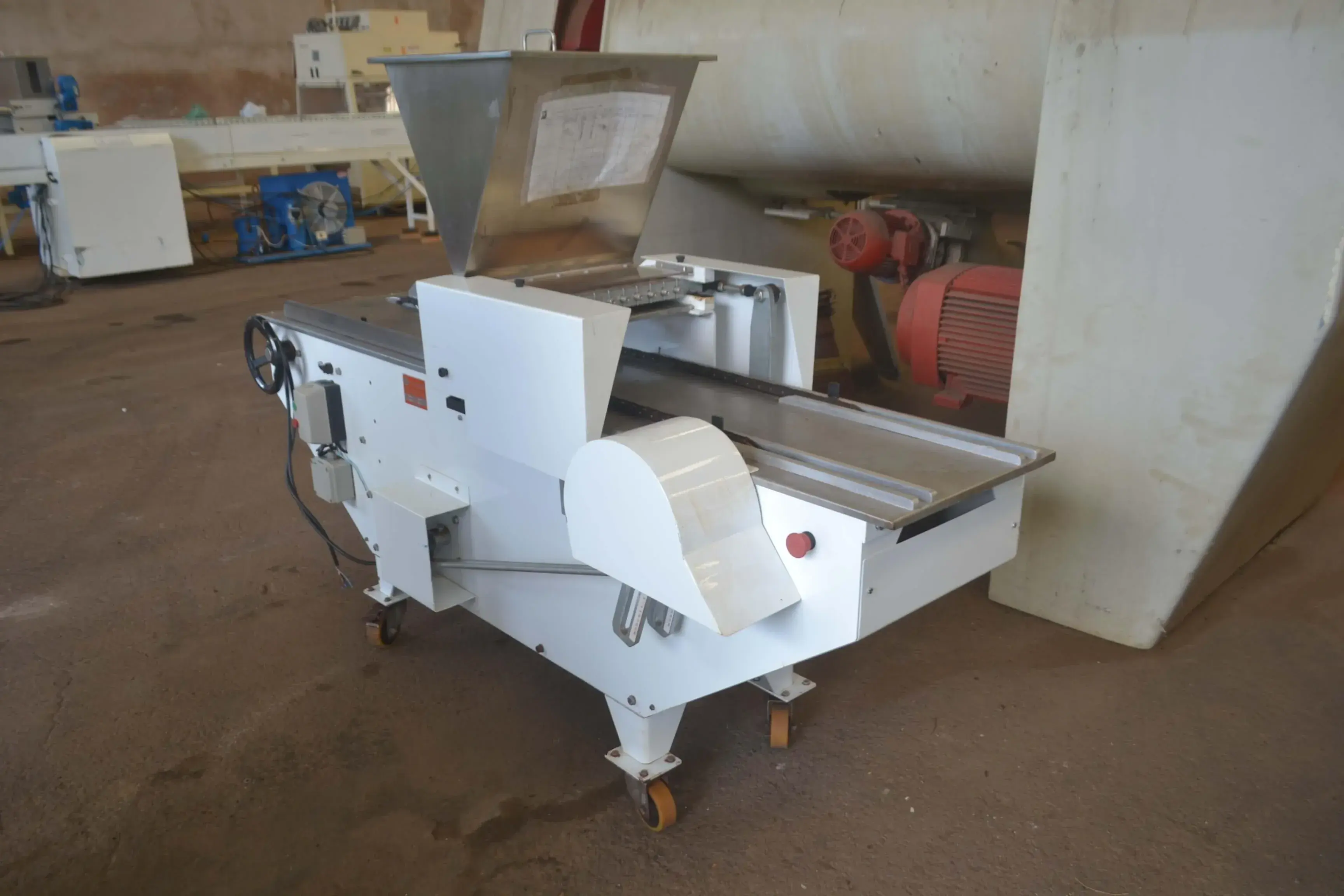 DOSADORA PARA LÍQUIDOS E SEMILÍQUIDOS 400 MM MARCA PIRÓG