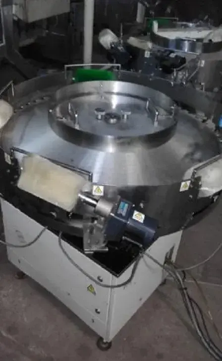 MESA ALIMENTADORA/ACUMULADORA ROTATIVA EM AÇO INOX