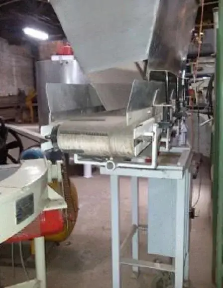 ALIMENTADOR DE CALHA PARA EMBALADORAS