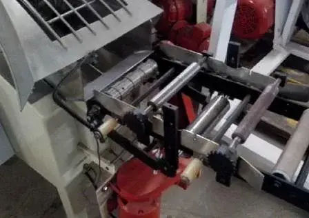 TRANSPORTADORA E CORTADORA DE PLACAS DE WAFER