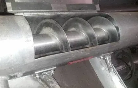 alimentador-de-rosca-com-motor-e-silo-em-aco-inox