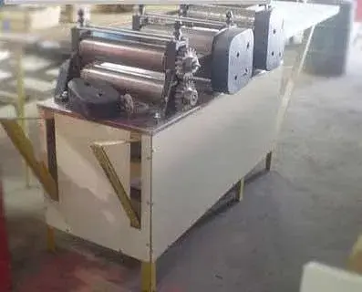 LAMINADORA E CORTE DE MASSAS DE BALA