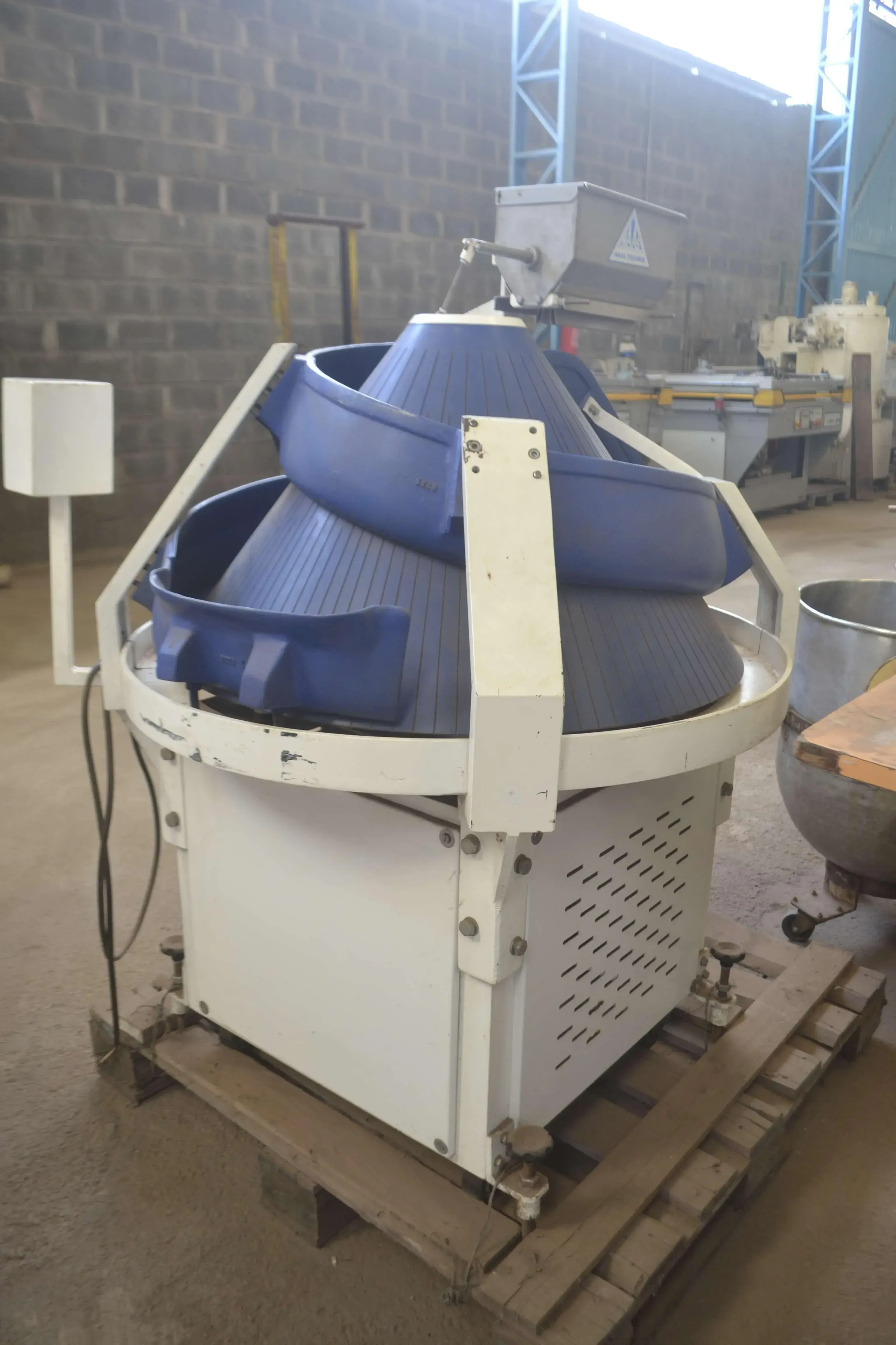 BOLEADORA CÔNICA MARCA HAAS