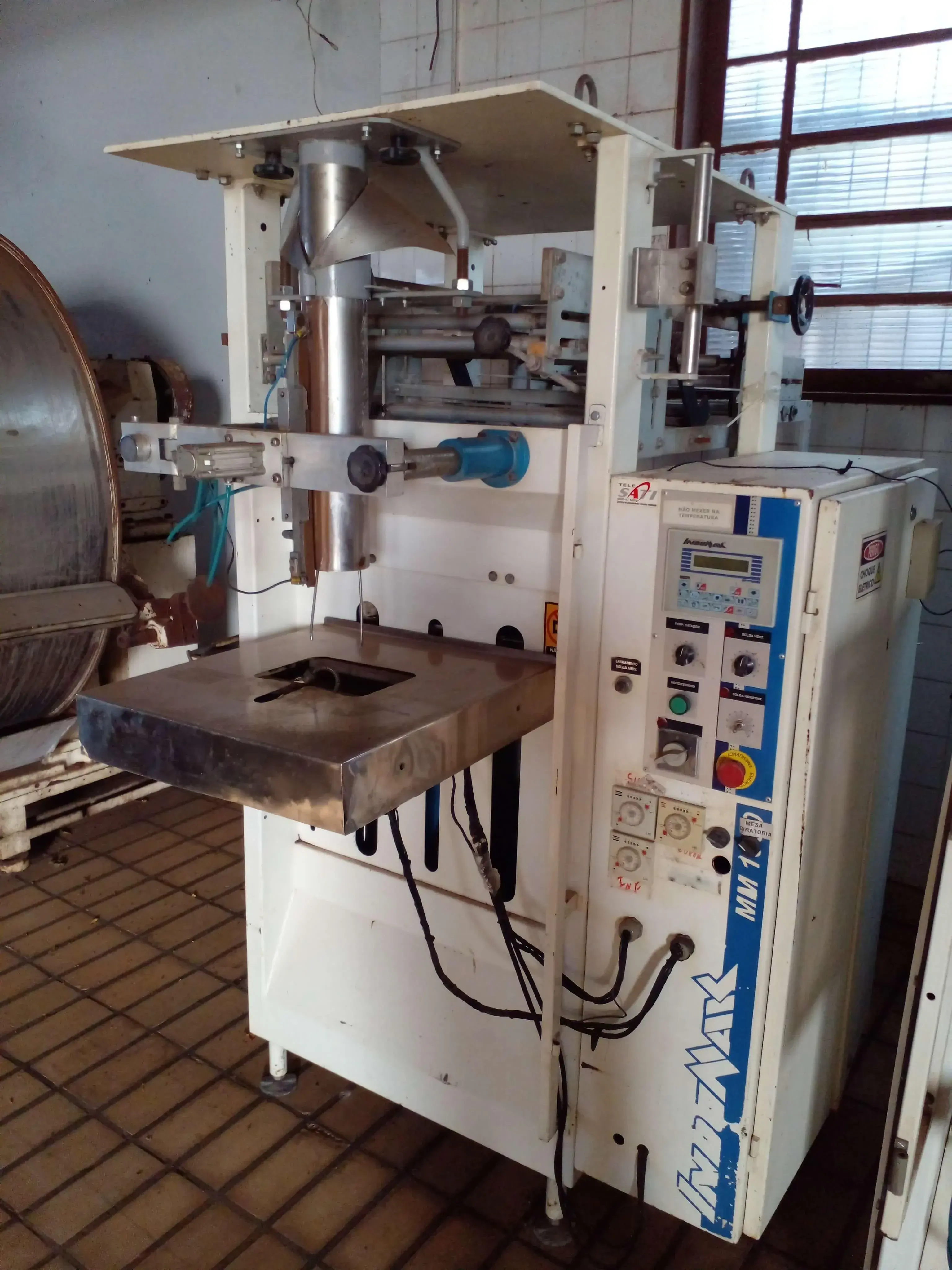 EMPACOTADORA AUTOMÁTICA MARCA INDUMAK