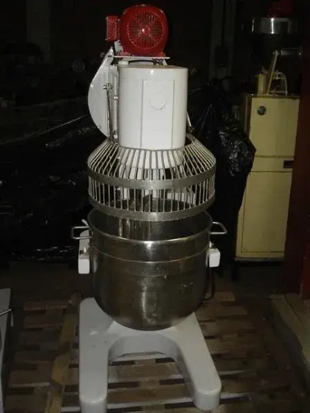 BATEDEIRA PLANETÁRIA 60 LITROS