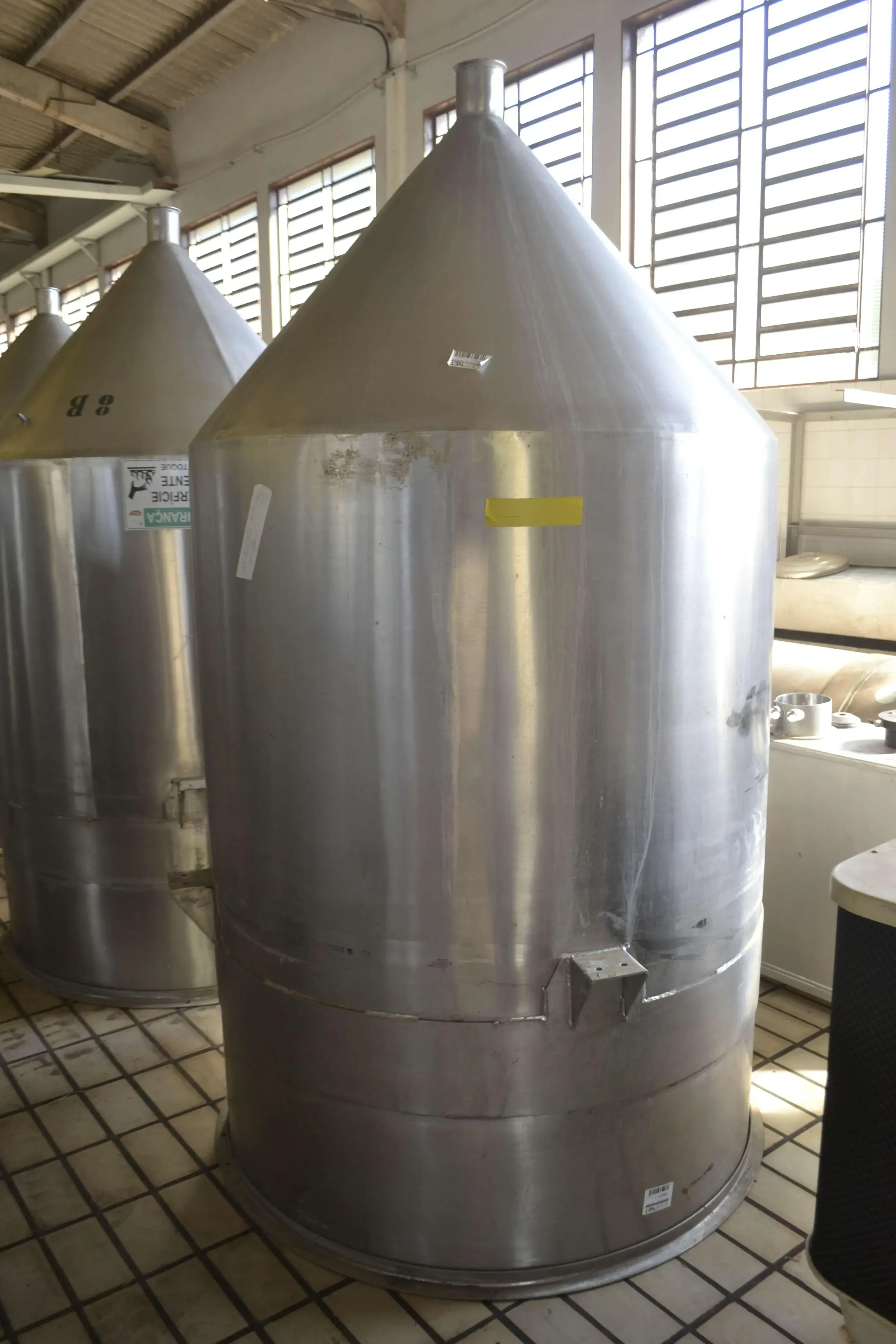 TANQUE DE ARMAZENAMENTO EM AÇO INOX CAPACIDADE 3 MIL LITROS