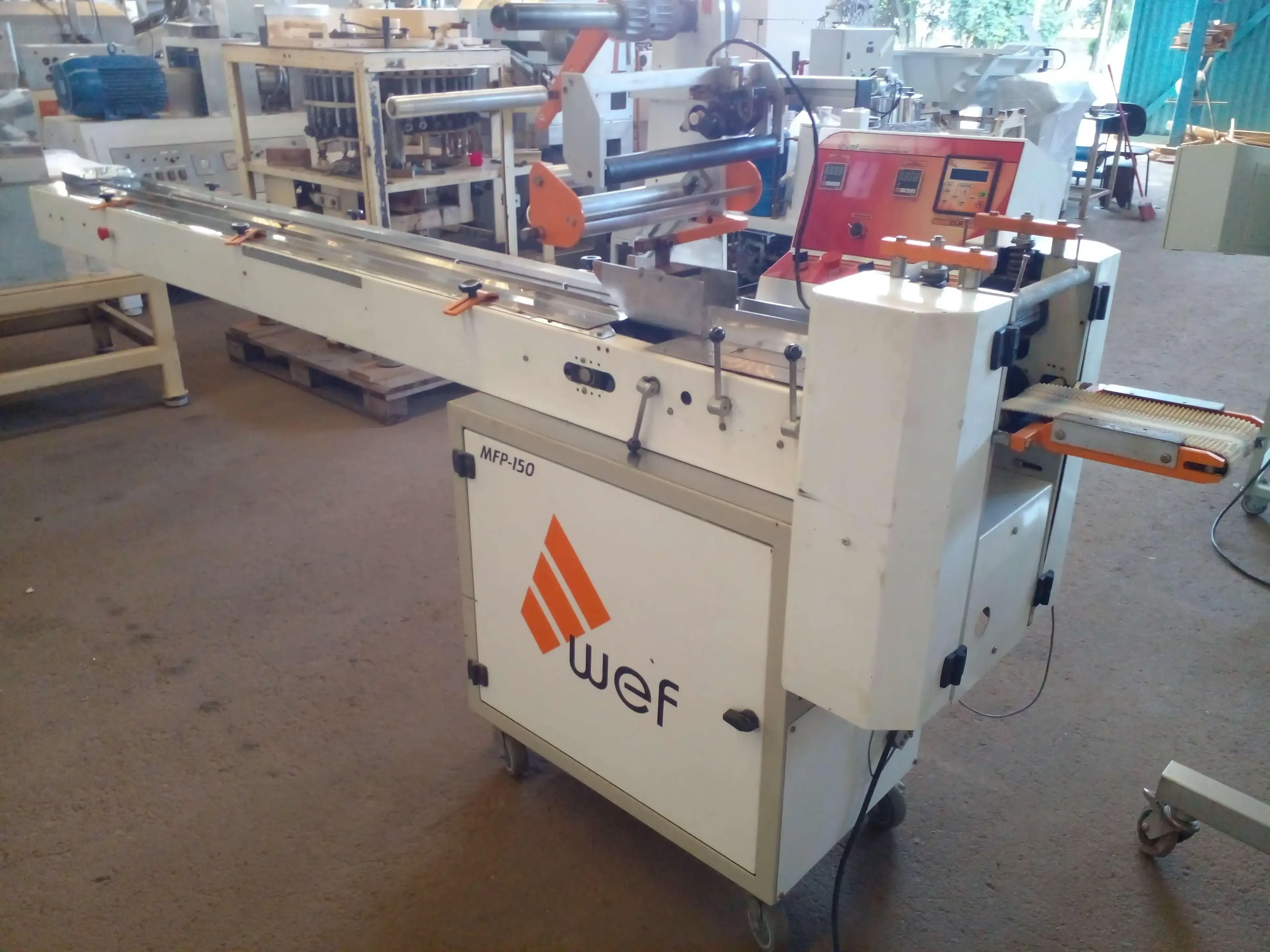 EMBALADORA FLOW PACK MARCA WEF MODELO MPF-150