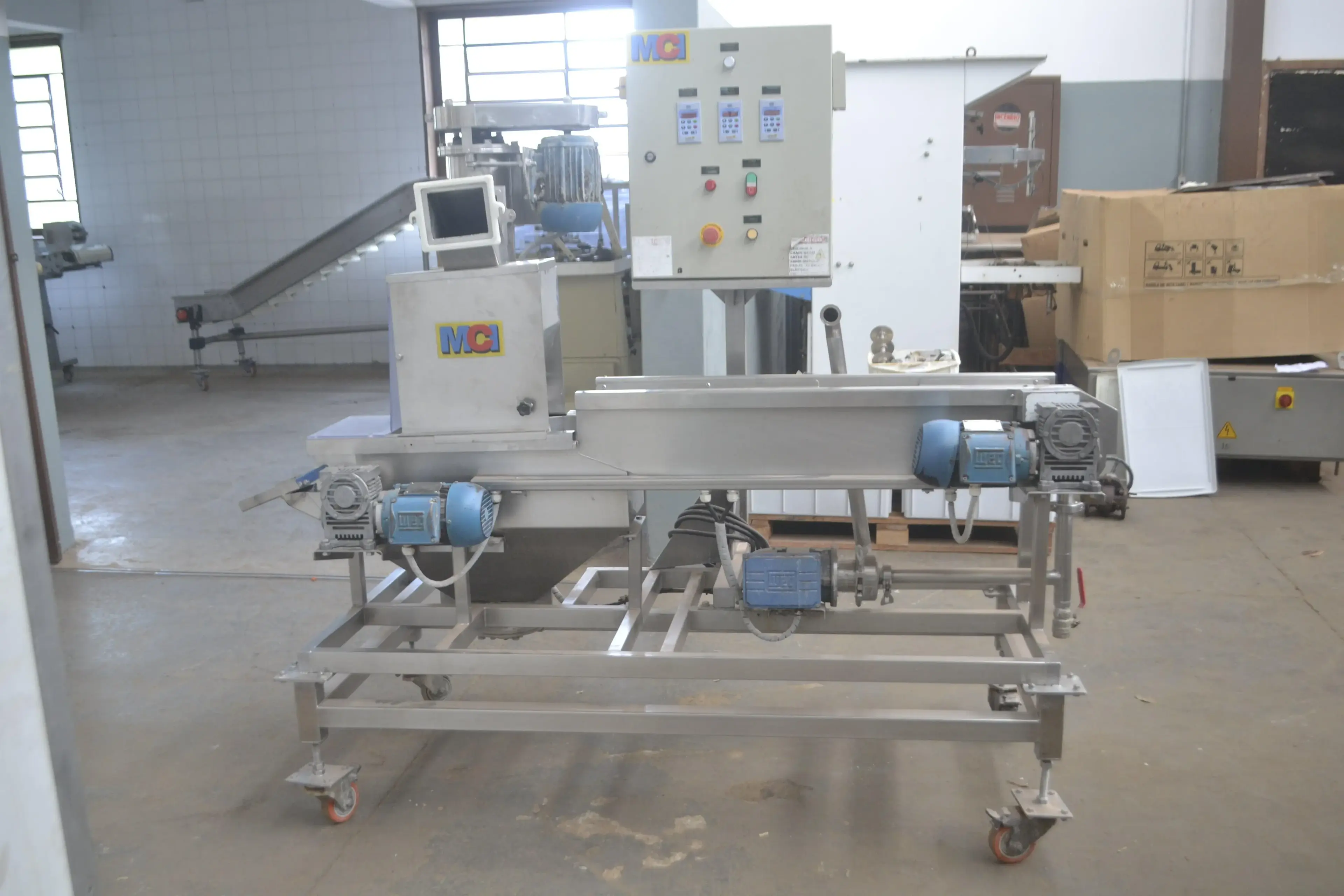 linha-automatica-salgados-capacid-300-kg-mci
