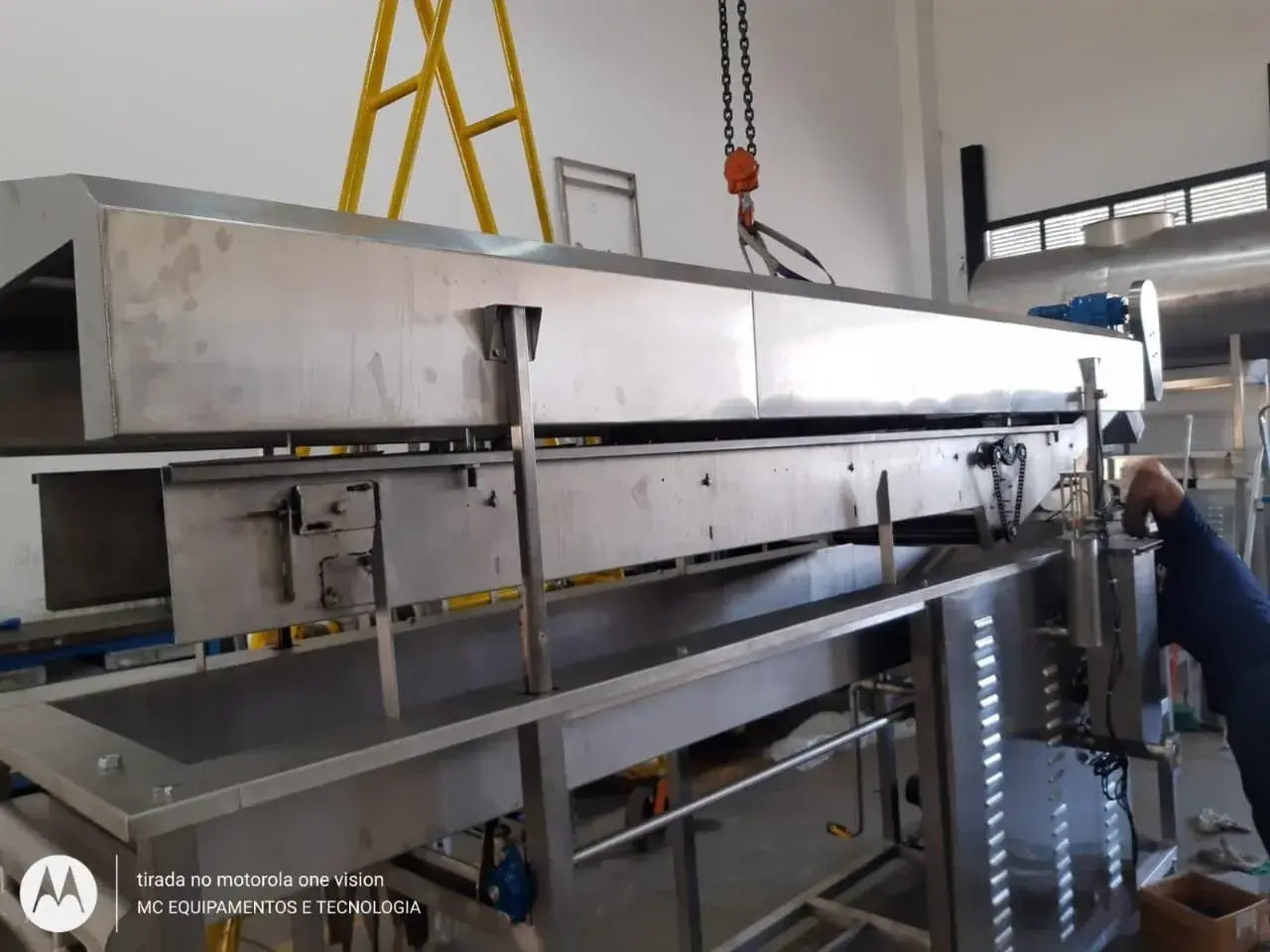 FRITADOR CONTÍNUO PARA PRODUTO A BASE DE TRIGO CAPACIDADE 200 Kg/h MARCA MC EQUIPAMENTOS