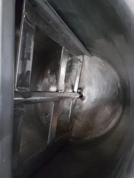 TANQUE DE DERRETIMENTO DE CHOCOLATES COM CAPACIDADE DE 115 LITROS
