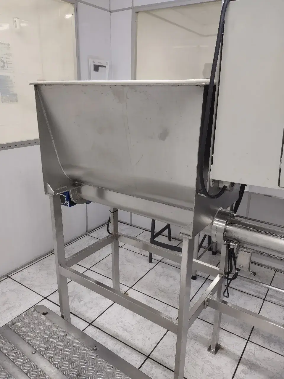 envasadora-dosadora-pesadora-com-misturador-horizontal-de-pas-em-aco-inox-capacidade-120-kg-marca-peres-and-canheiro