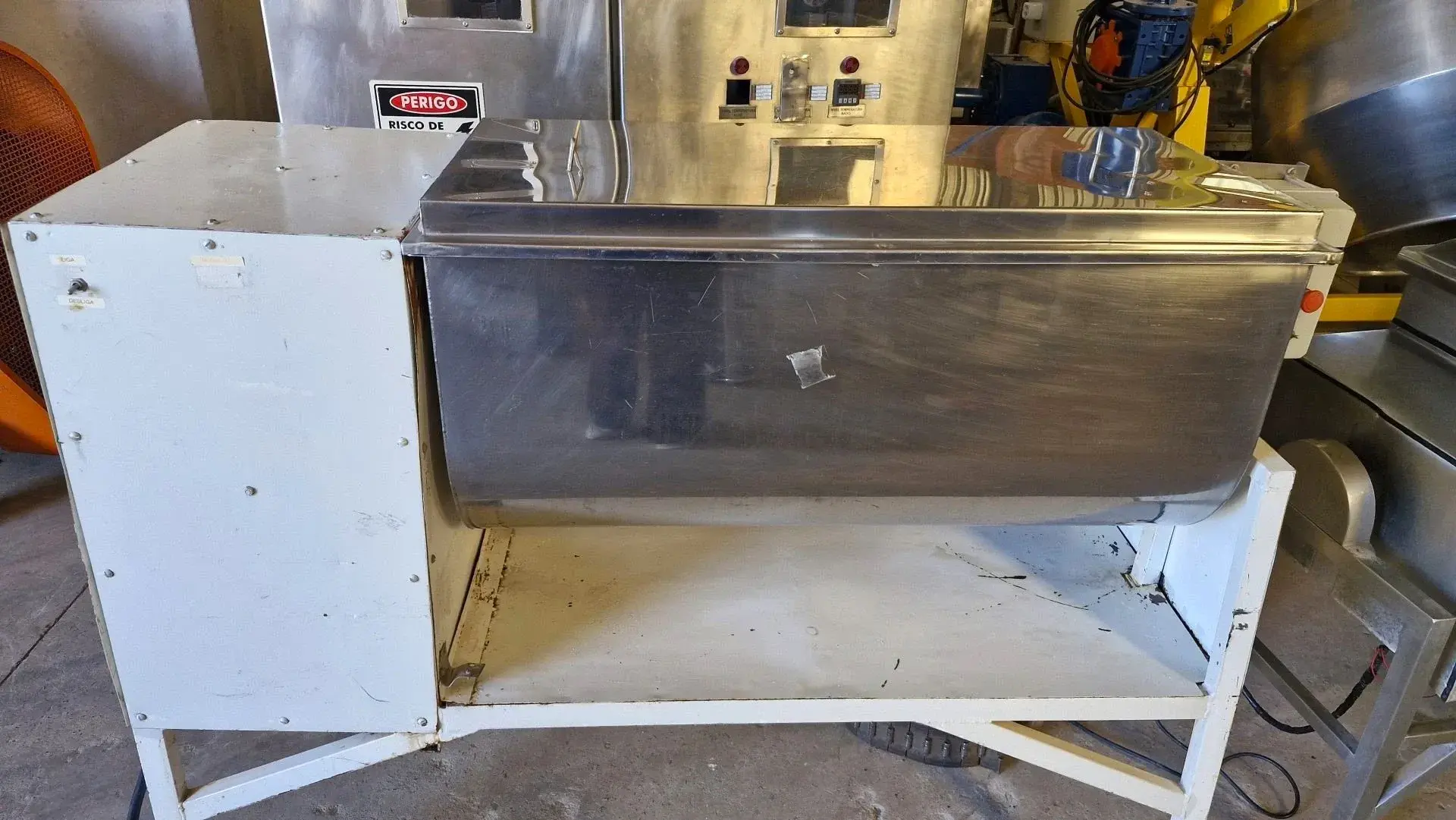 misturador-de-pas-horizontal-em-aco-inox-capacidade-250-litros