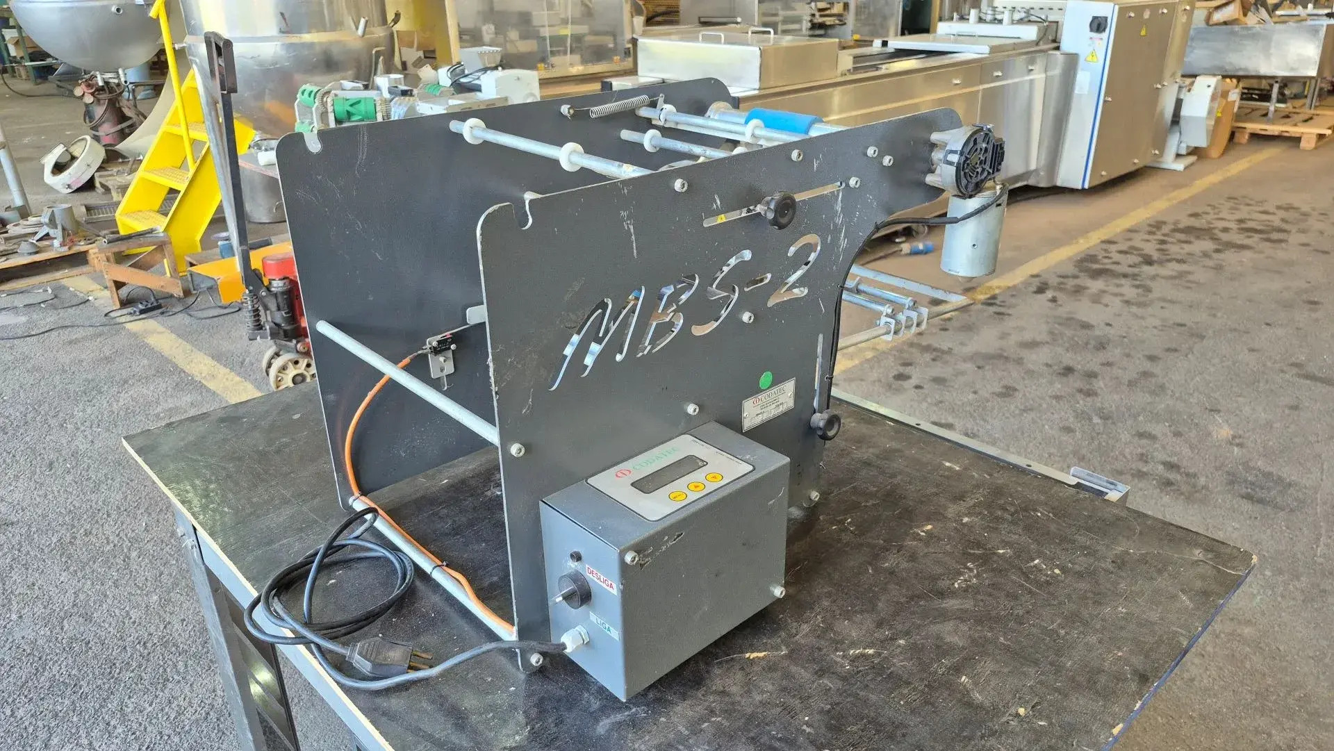 ROTULADORA SEMIAUTOMÁTICA MARCA CODATEC