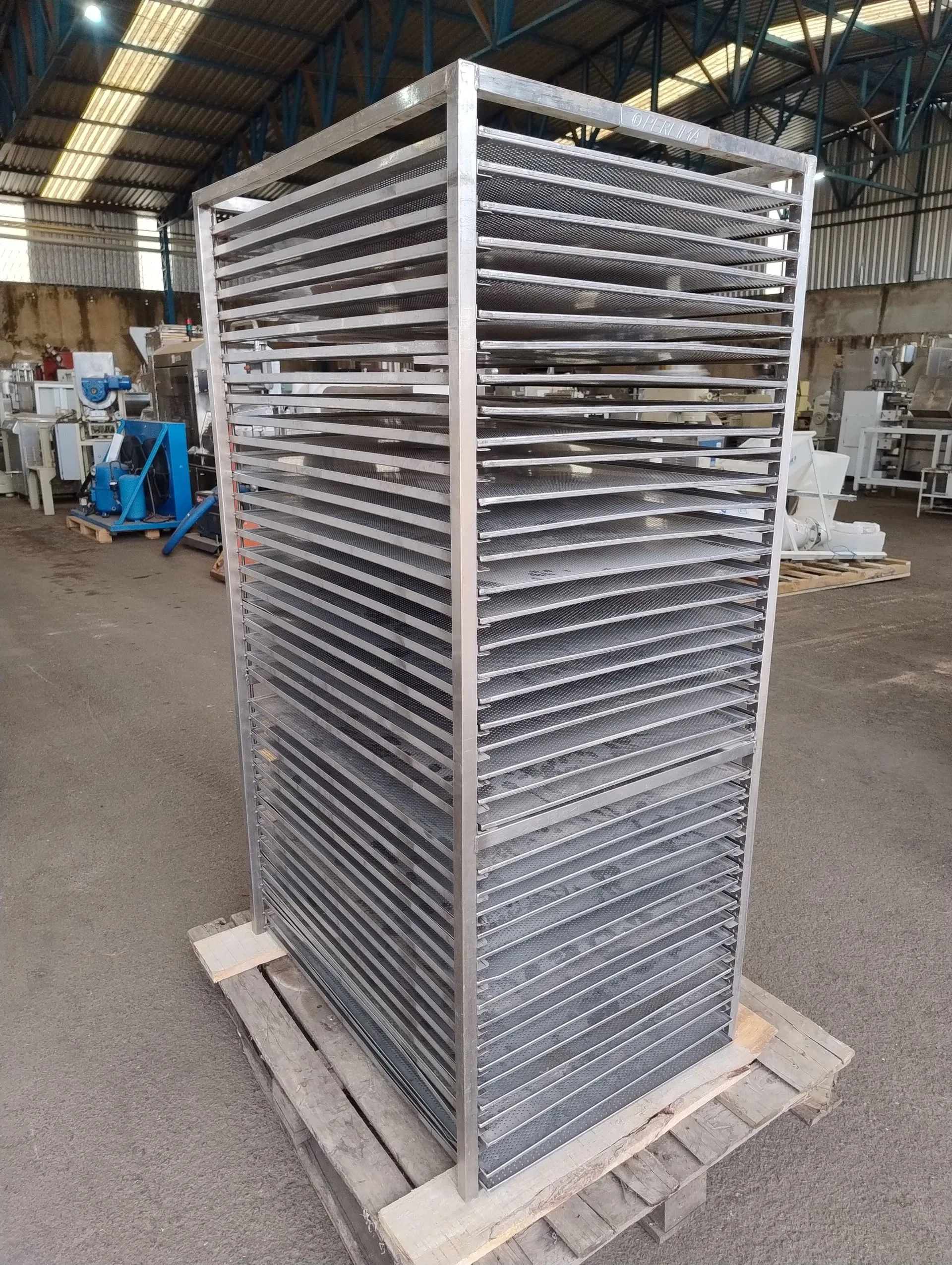 carrinho-aberto-para-transporte-resfriamento-e-descanso-de-alimentos-em-aco-inox