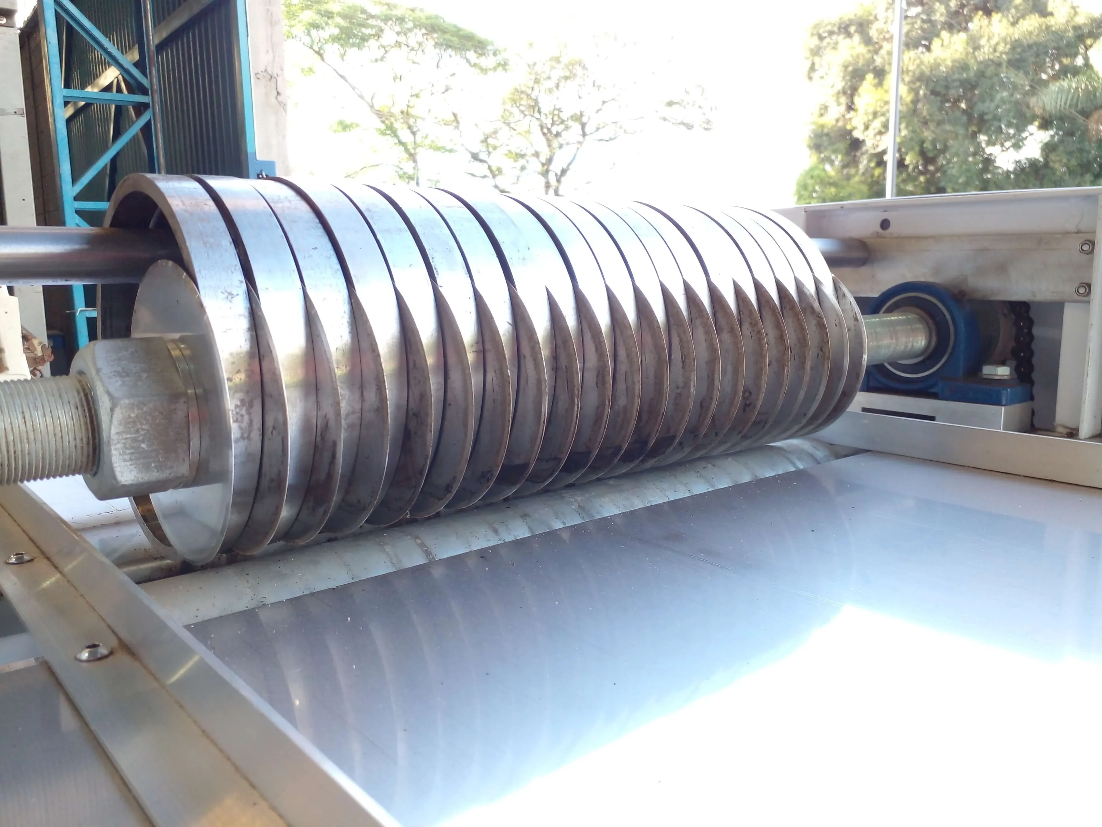 mesa-para-corte-de-doces-e-balas-marca-milpack