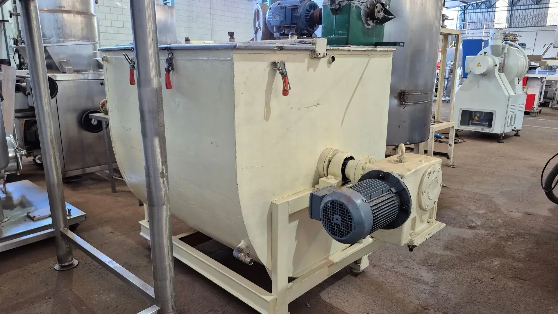 CONJUNTO DE REFINO CAPACIDADE 300 KG POR CICLO