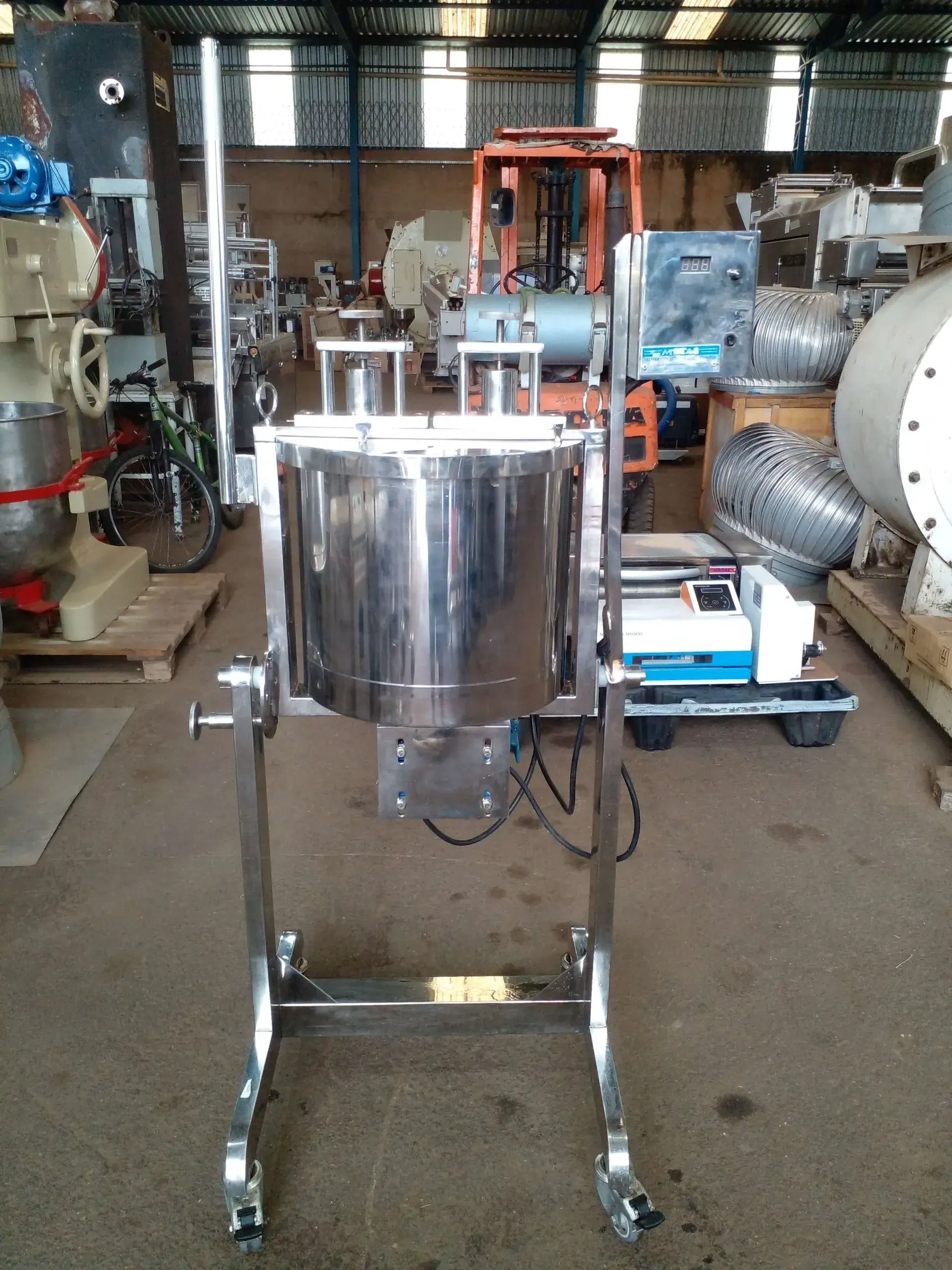 MELANGEUR CAPACIDADE 18 LITROS MARCA MECAL