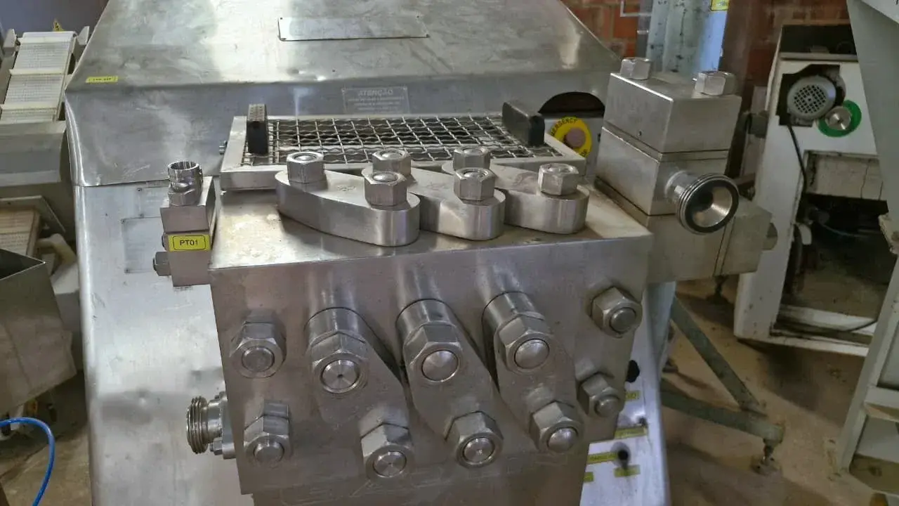 HOMOGENEIZADOR DE ALTA PRESSÃO CAPACIDADE 6000 LITROS HORA MARCA GAULIN