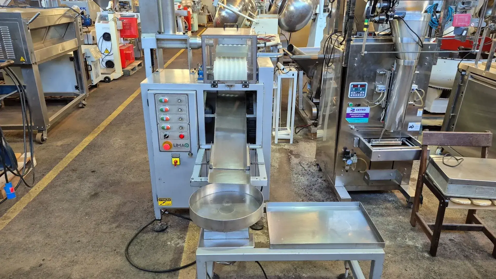 BOLEADORA MODELADORA DE MASSAS E DOCES MACIÇOS MARCA LIMAQ