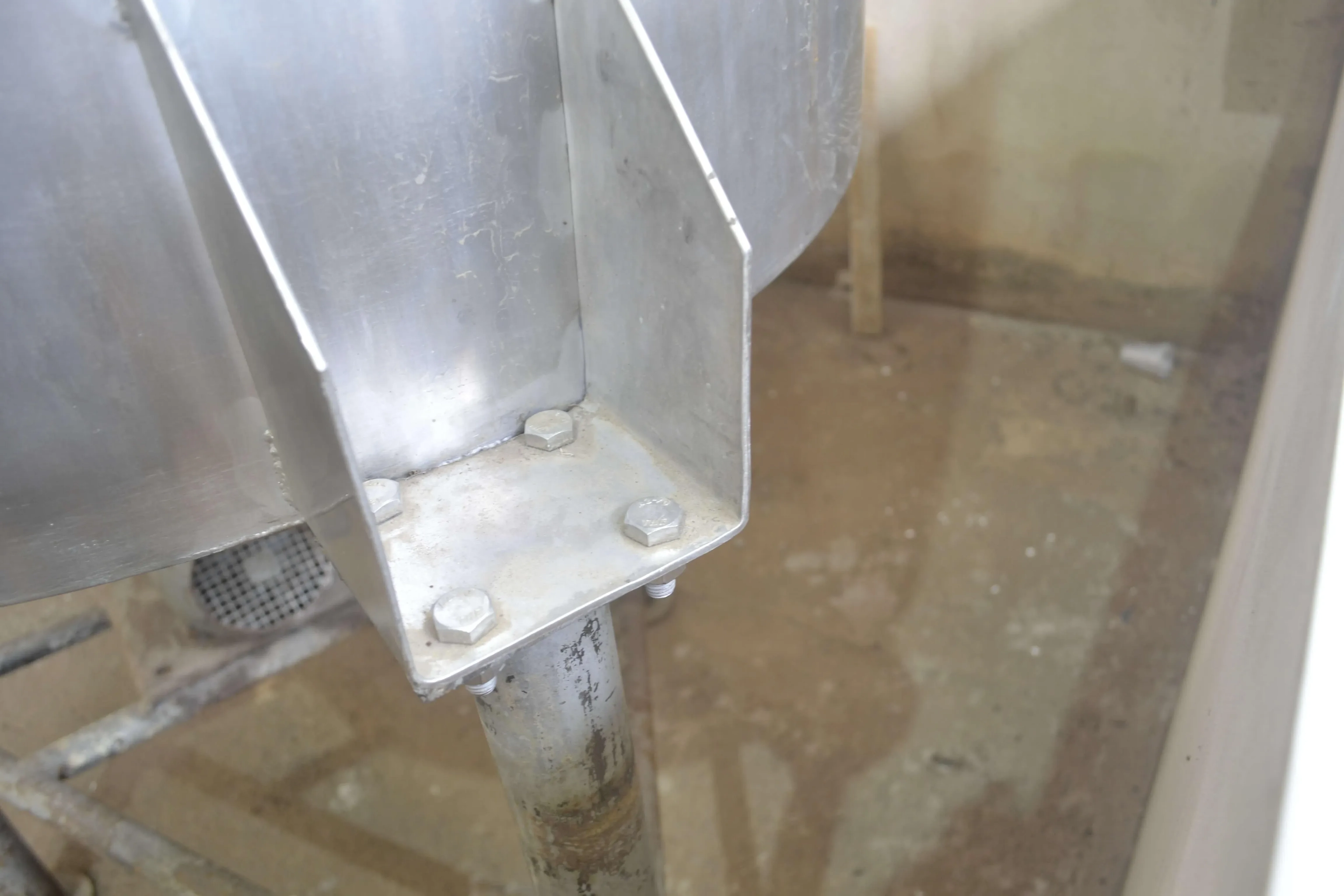 tanque-reservatorio-encamisado-em-aco-inox-capacidade-900-litros