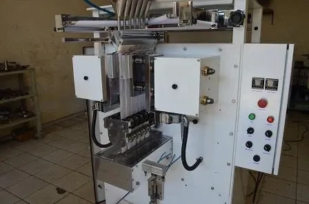 maquina-envasadora-de-sache-em-6-vias