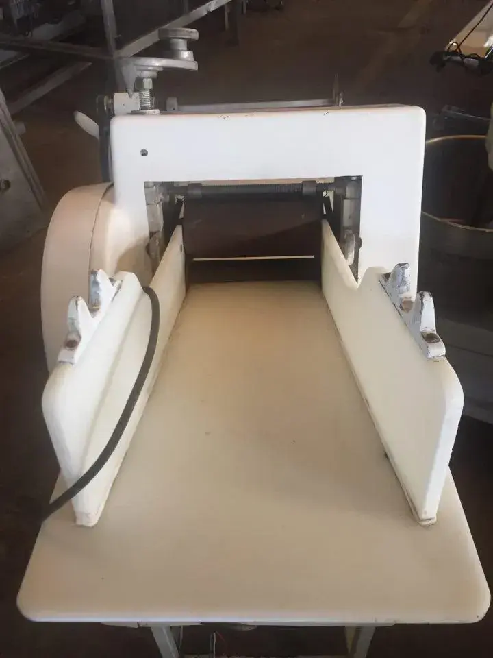 ENROLADOR AUTOMÁTICO DE MASSA PASTEL - TOSHIRO