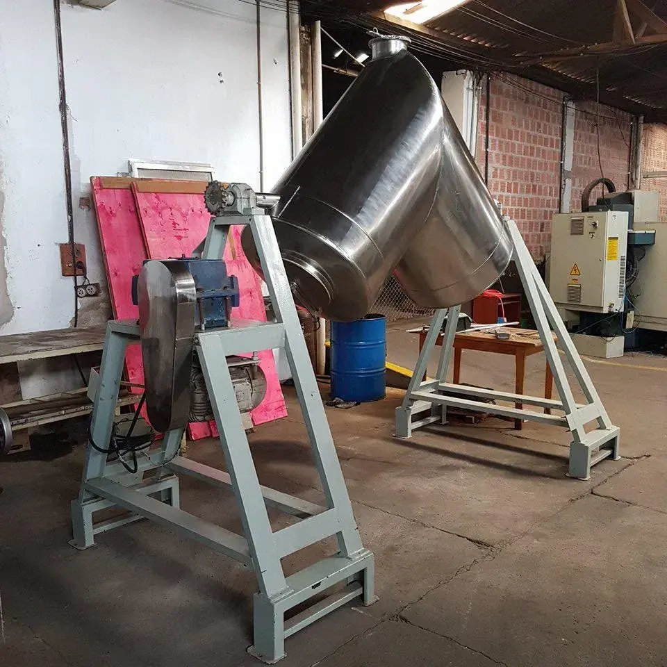 MISTURADOR EM V 500L