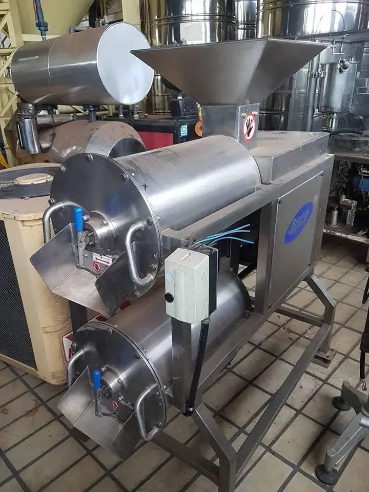 DESPOLPADEIRA EM AÇO INOX RICEFER