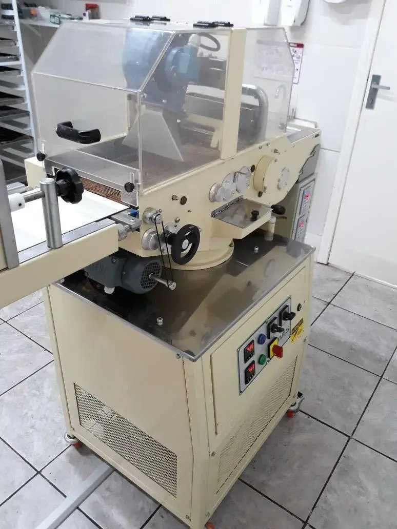 CONJUNTO DE TEMPERADEIRA E COBRIDEIRA ACOPLADOS MARCA LIMAQ