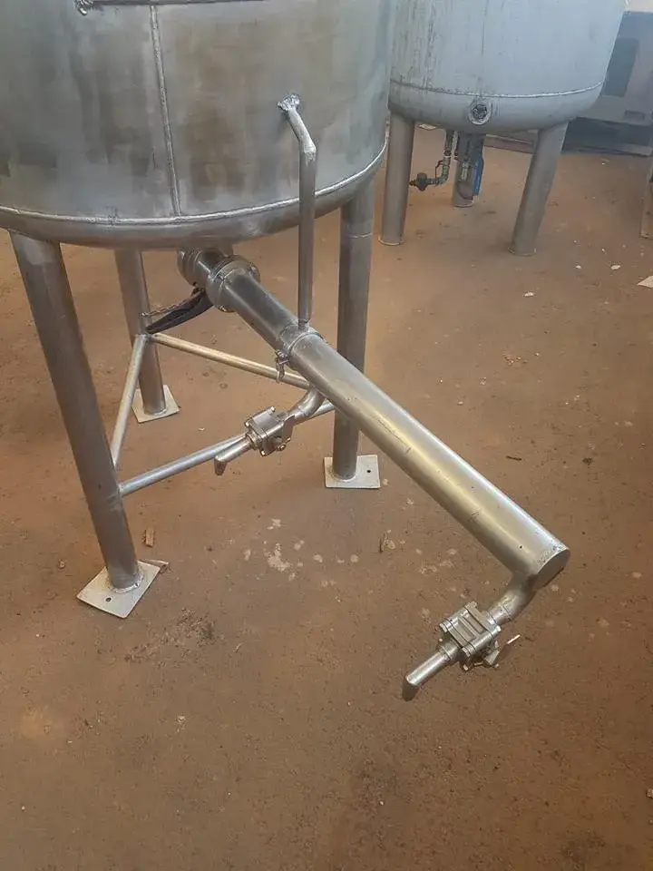 TANQUE DE ARMAZENAMENTO EM AÇO INOX 100 LITROS