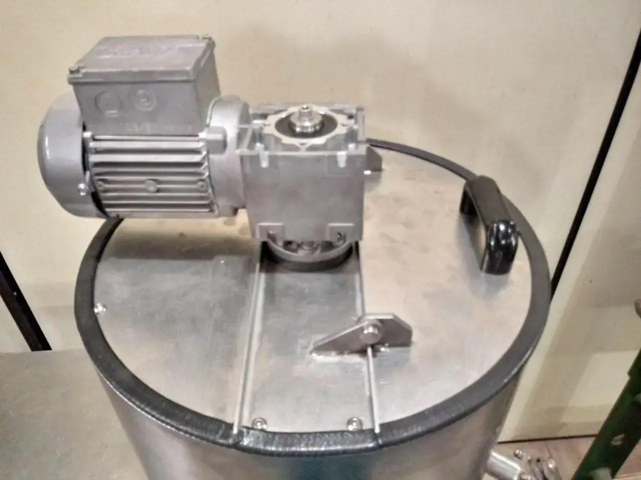 TANQUE DE DERRETIMENTO DE CHOCOLATES 40 LITROS