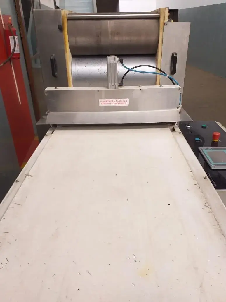 PRENSA COMPACTADORA DE MASSAS MARCA MAQUILAR (ARGENTINA) MODELO FH 600