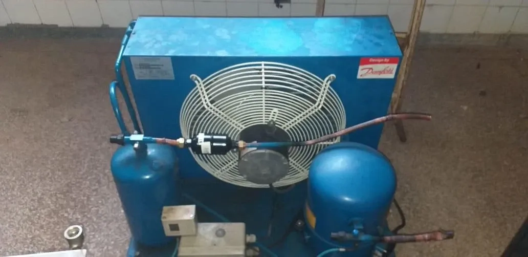 centrifuga-de-ovos-de-chocolate-16-livros-marca-pirog-com-camara-fria