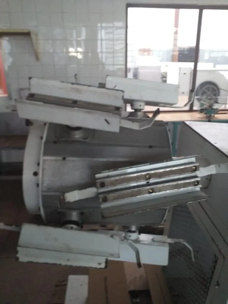 centrifuga-de-ovos-de-chocolate-16-livros-marca-pirog-com-camara-fria