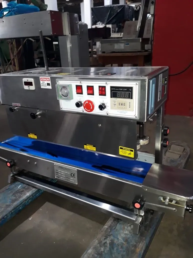 seladora-automatica-vertical-com-datador-marca-tecfag