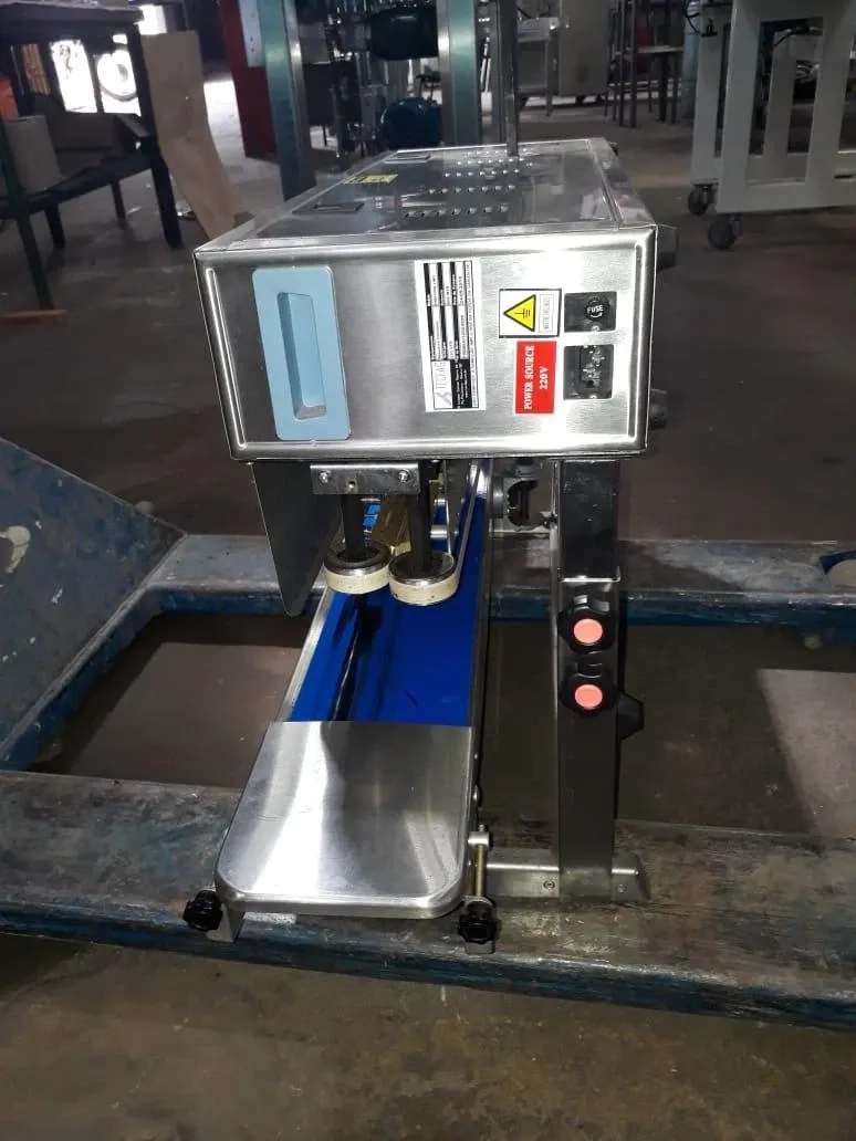 seladora-automatica-vertical-com-datador-marca-tecfag