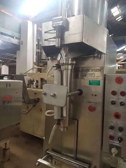 envasadora-embaladora-automatica-barriga-mole-para-sucos-leite-liquido-laticinio-brasholanda