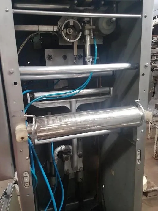 envasadora-embaladora-automatica-barriga-mole-para-sucos-leite-liquido-laticinio-brasholanda