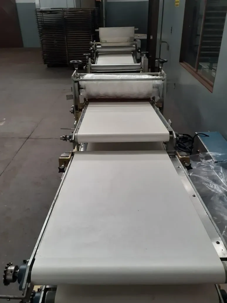 linha-de-laminacao-e-molde-de-bolachas-marca-gr-maquinas
