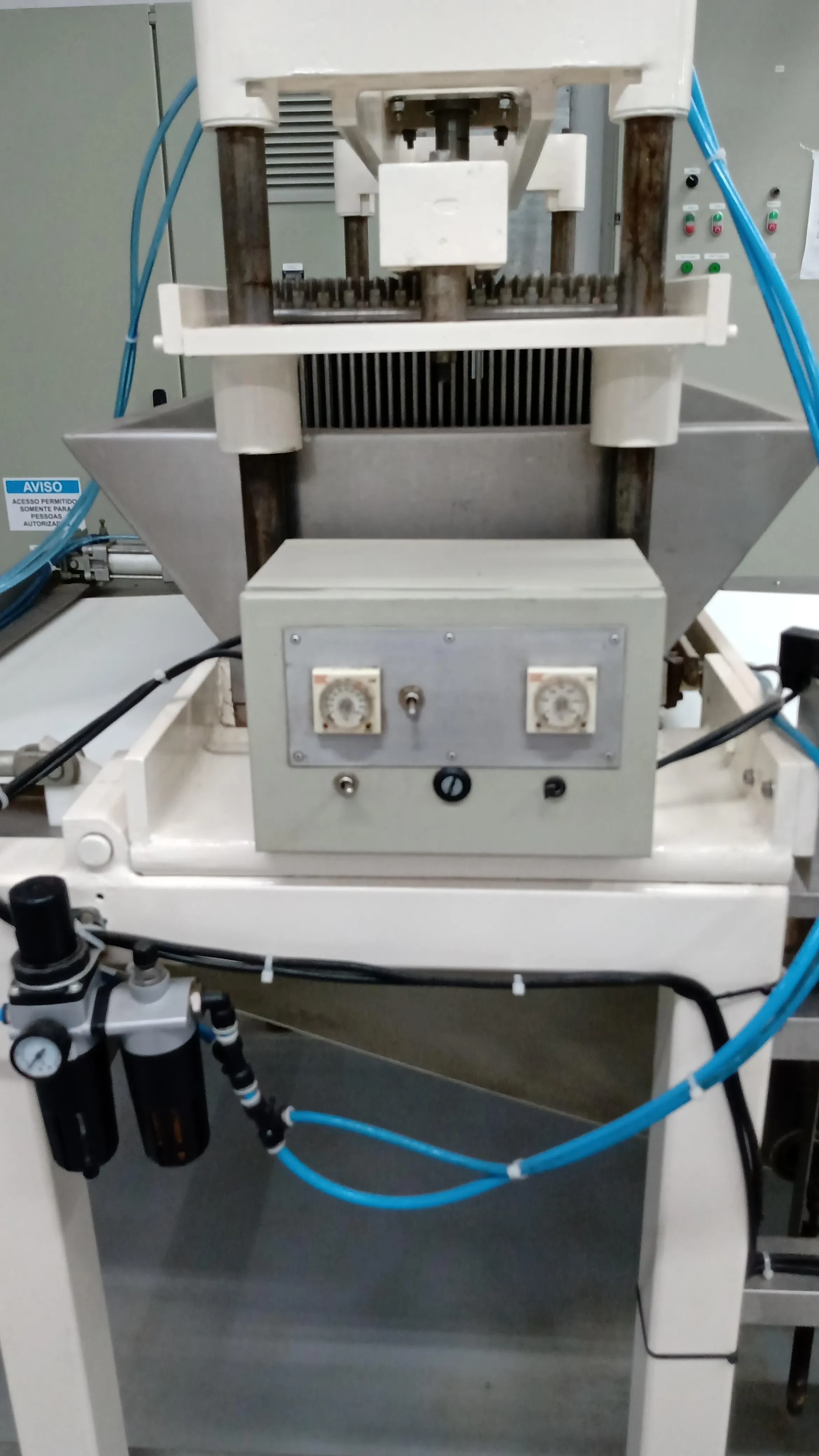 linha-de-gotas-de-chocolates-capacidade-400-kg-h