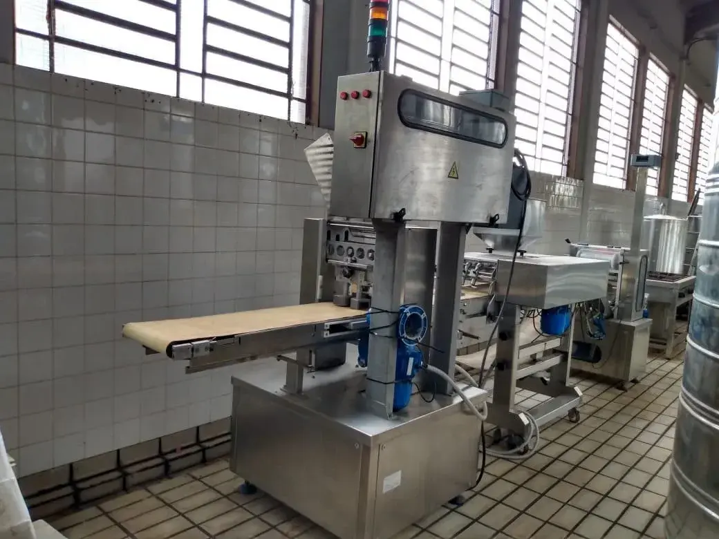 FORMADORA DE EMPANADAS METALÚRGICA OMAR VÁZQUEZ