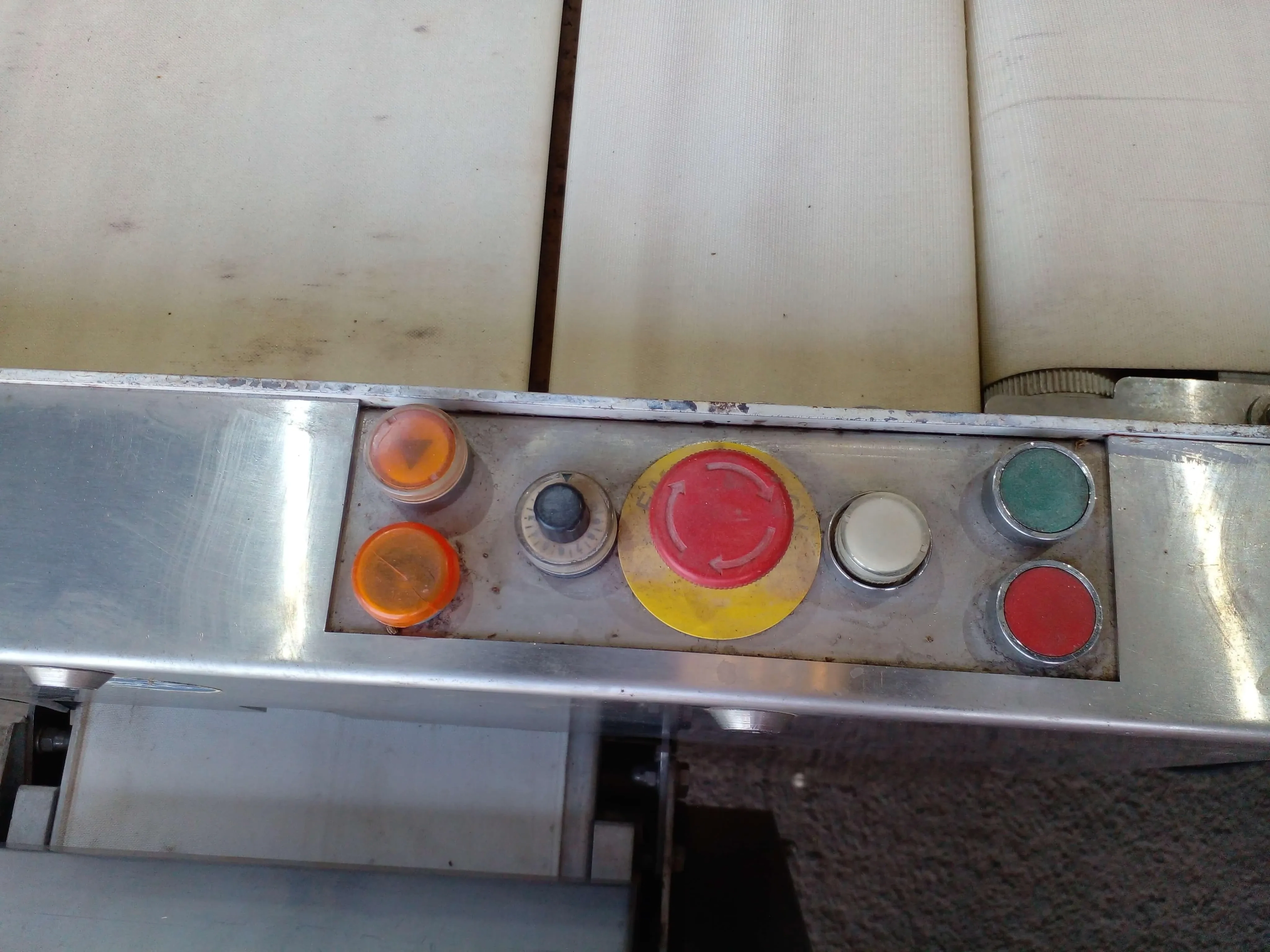 cortadora-e-enroladora-de-croissant-marca-rondo