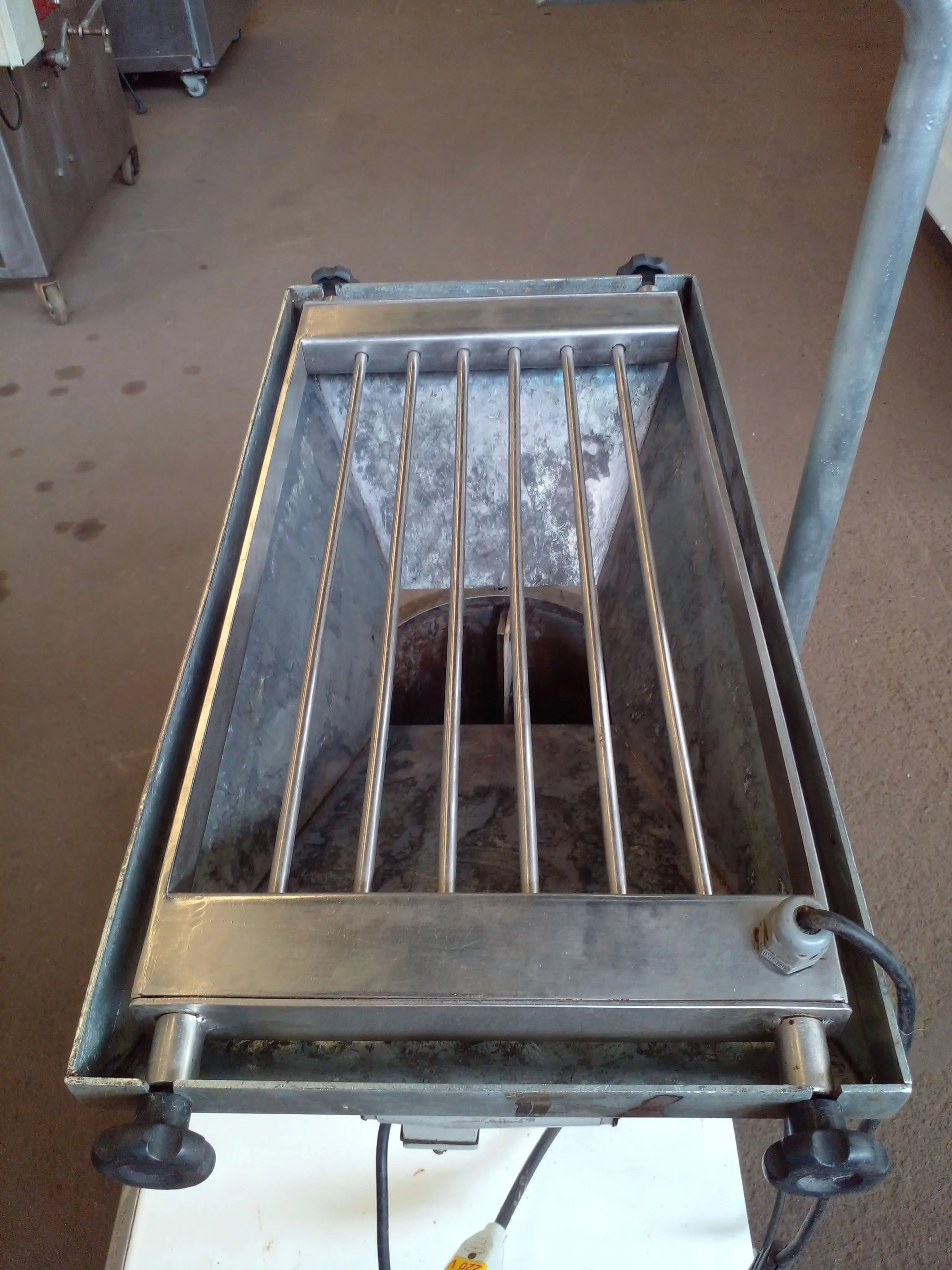 temperadeira-de-chocolate-capacidade-30-kg-hora-marca-sidmaq