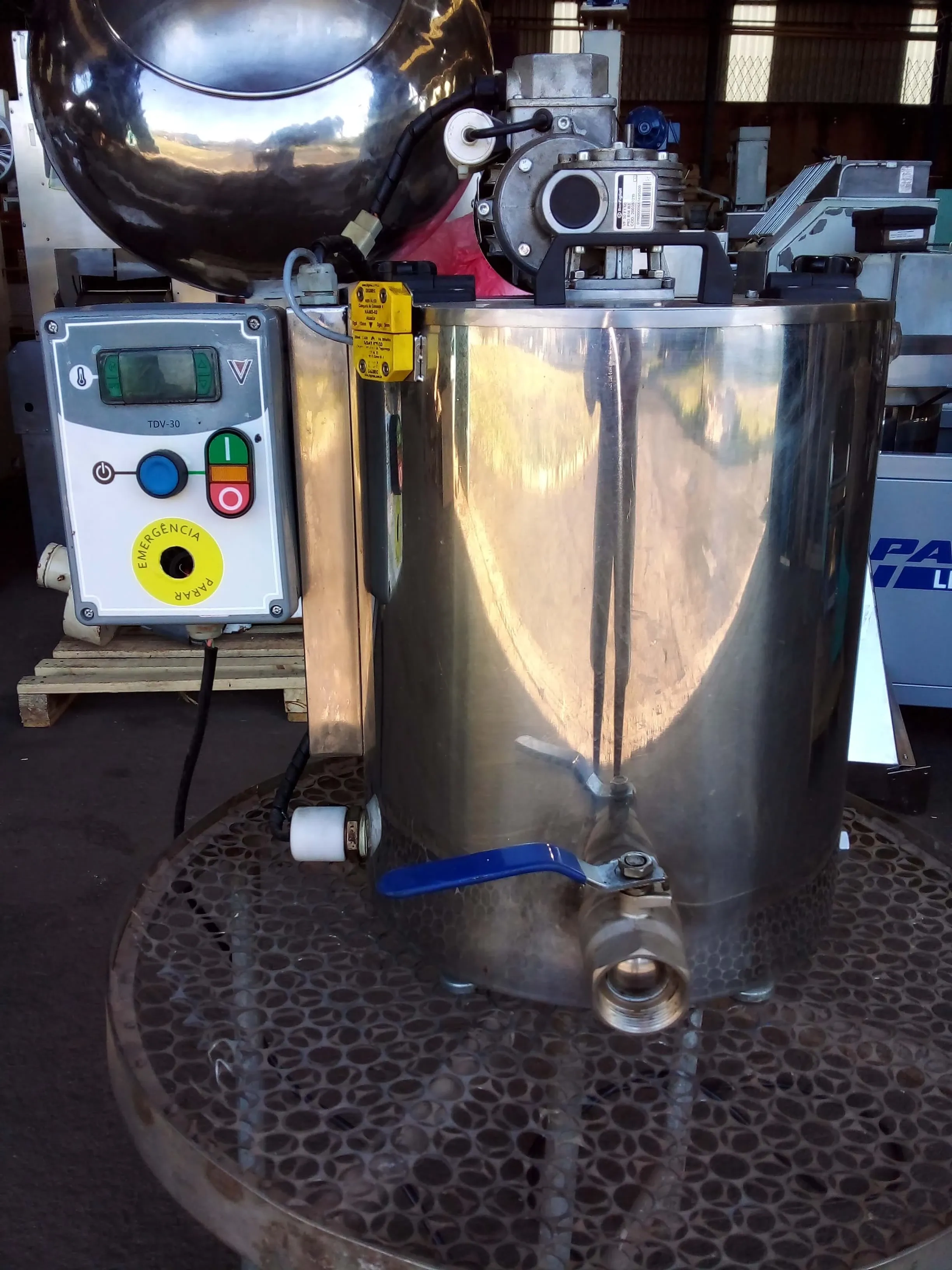 derretedeira-de-chocolate-marca-vonin-capacidade-de-30-kg