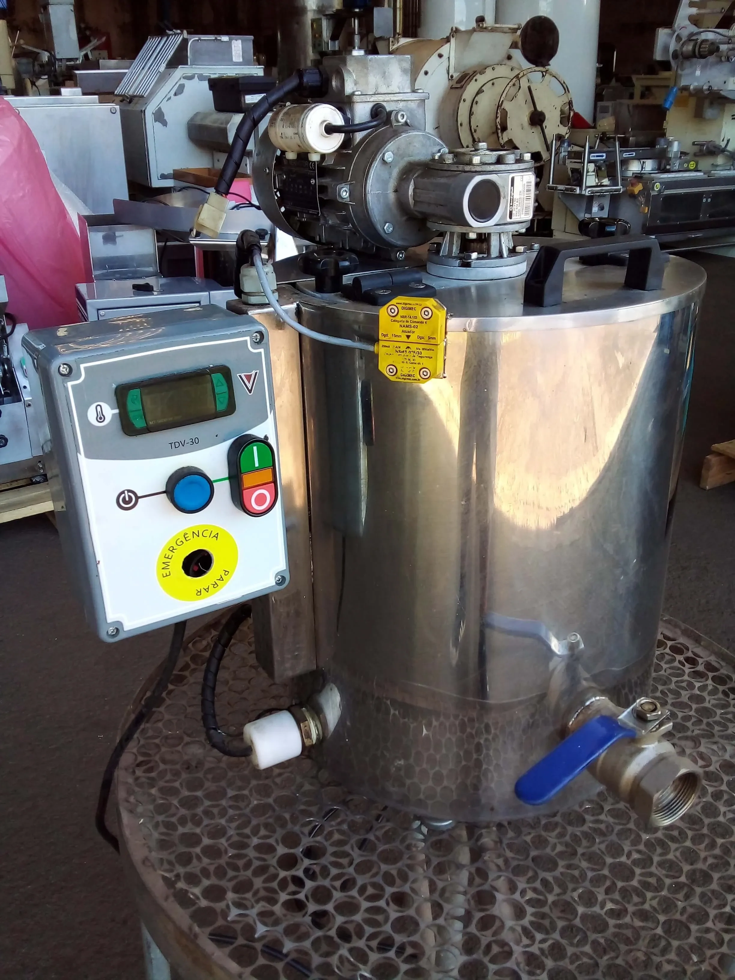 derretedeira-de-chocolate-marca-vonin-capacidade-de-30-kg