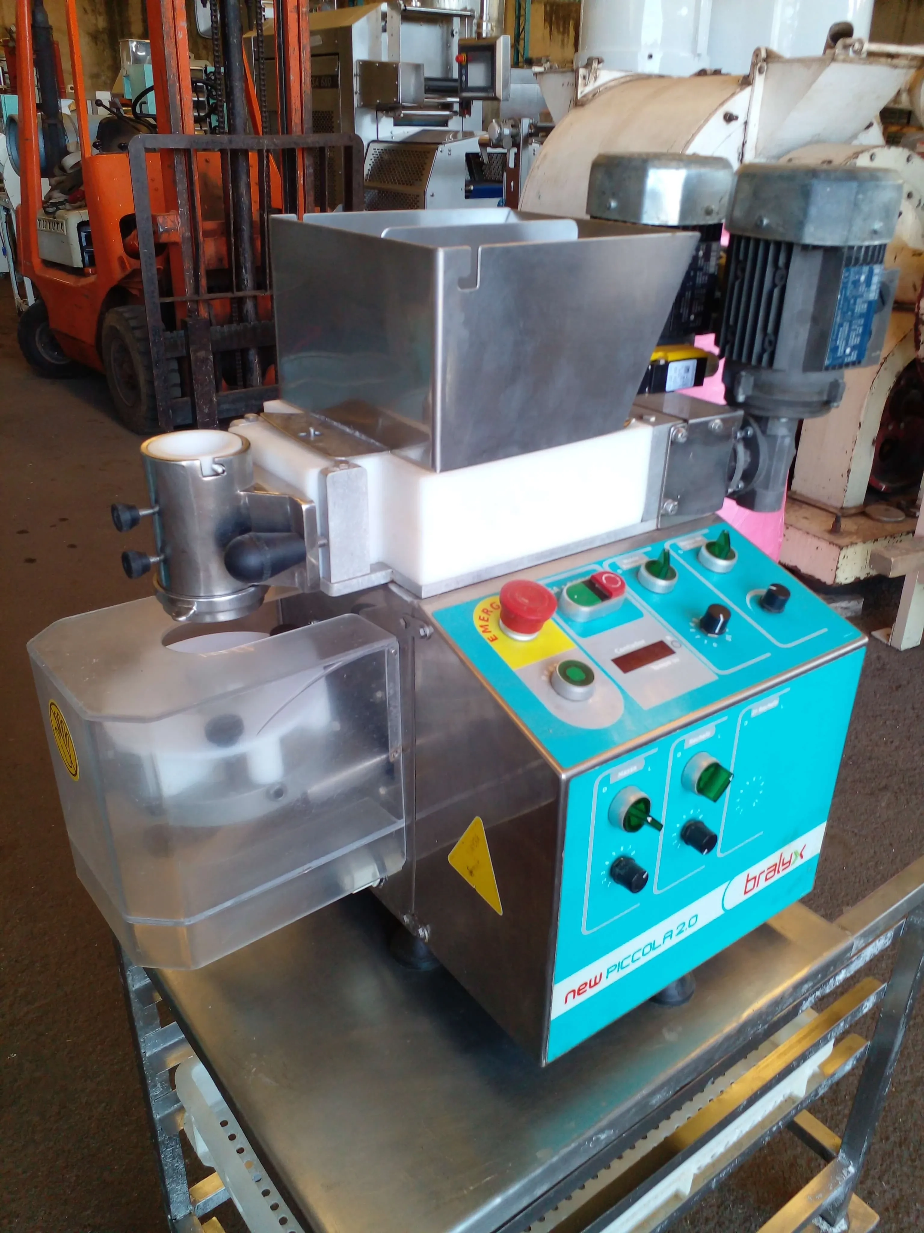 formadora-produtora-de-salgados-e-doces-marca-bralyx-modelo-piccola-2-0